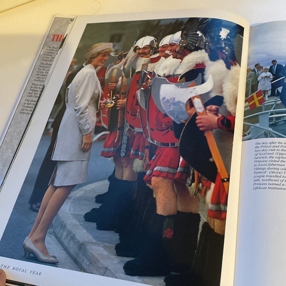 UK Monarch Collector’s Book - THE ROYAL YEAR, 1987 - Picture 4 of 11